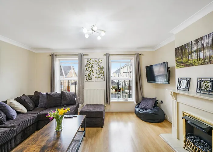 Dis-Counts For Family And Work Stays - 2X Ensuites, Private Parking And Garden
