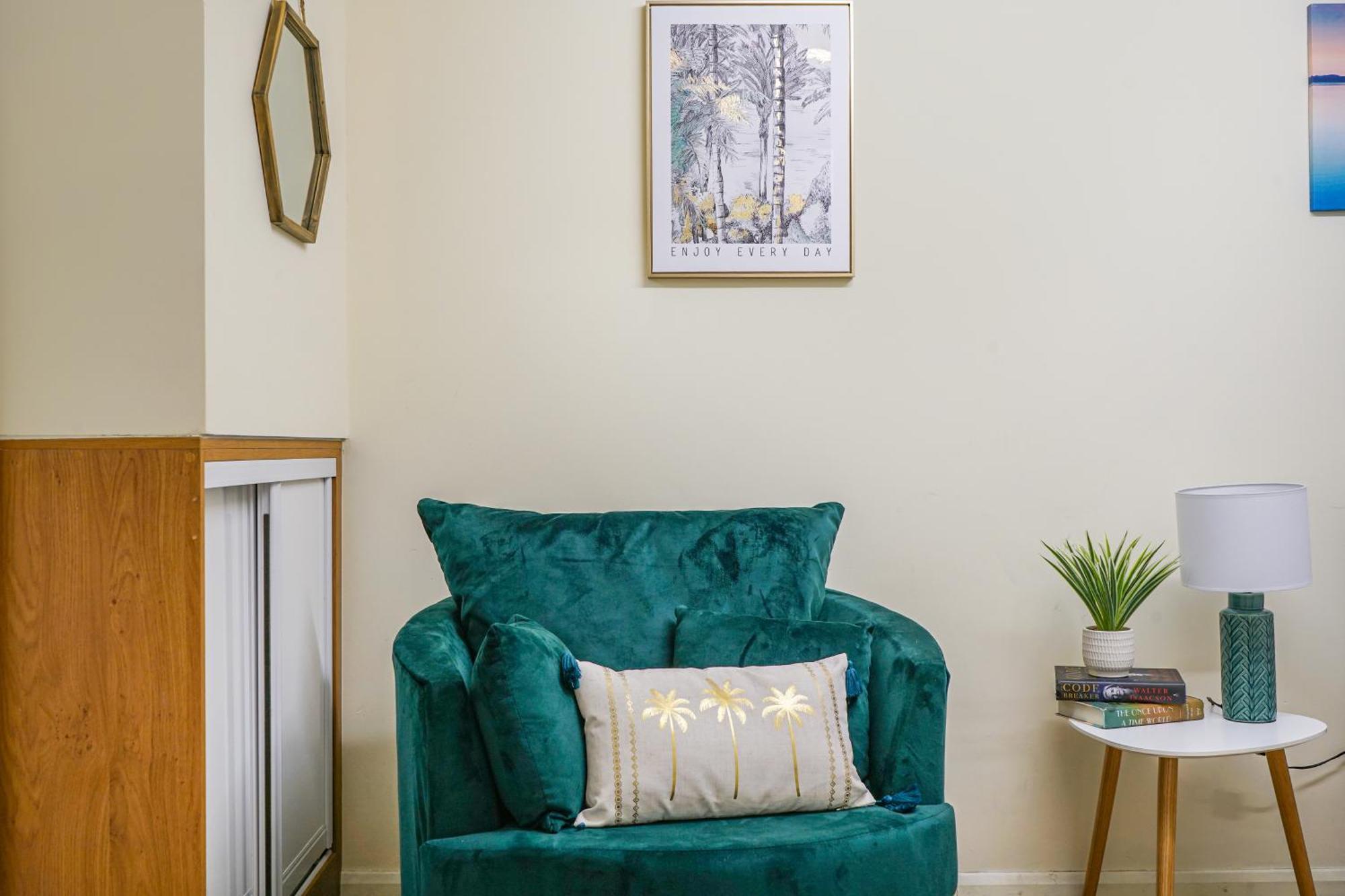 Dis-counts For Family And Work - 2x Ensuites, Private Parking And Garden Langley Marish