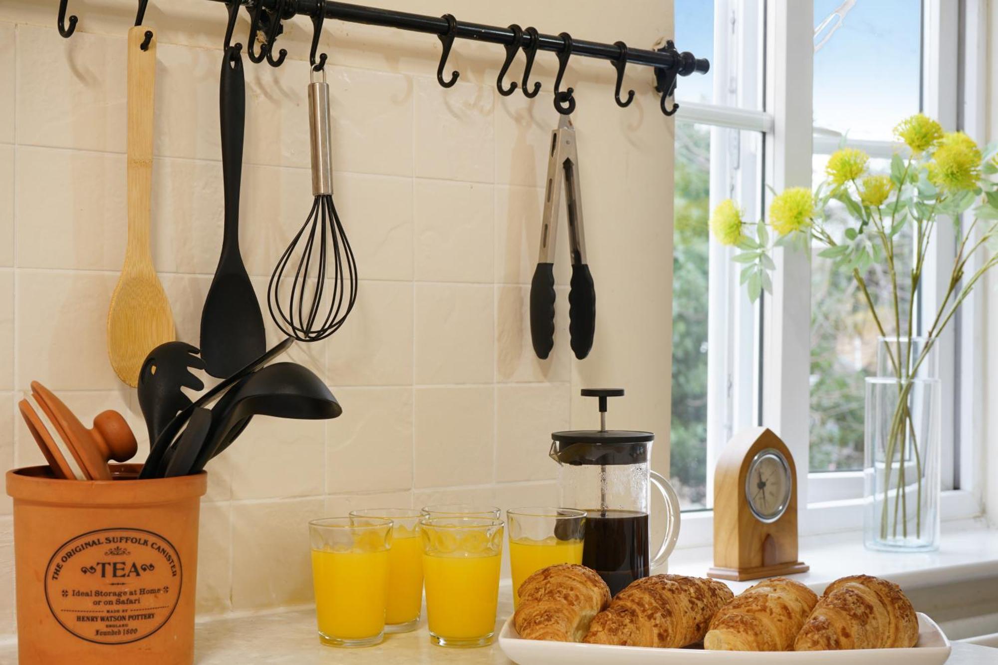 Dis-counts For Family And Work - 2x Ensuites, Private Parking And Garden Langley Marish